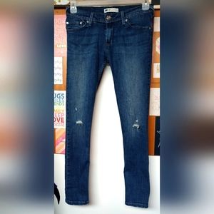 NWOT Levi's woman's mid rise jeans tag says W27 L 32